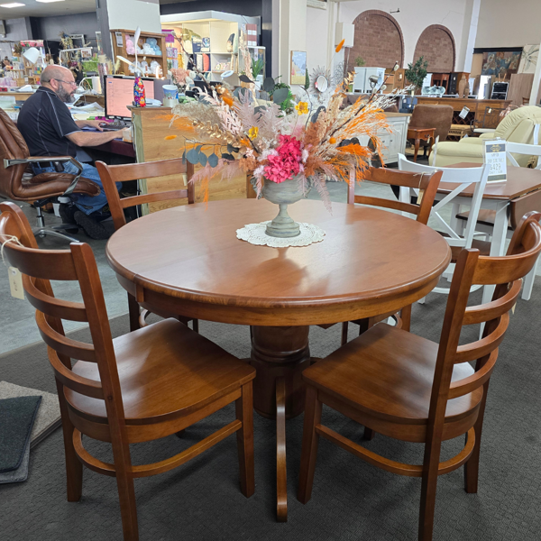 Benowa 5 piece Extention Dining Suite | Antique Oak